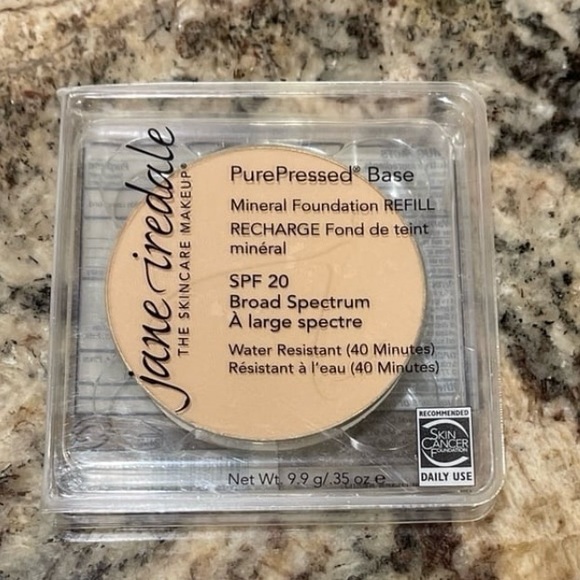 Jane Iredale Warm Silk PurePressed Base - Picture 3 of 3